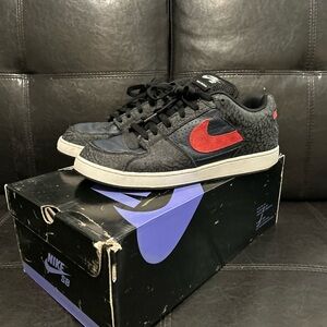 Nike SB team edition elephant print